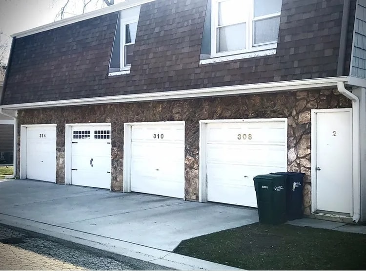 Building Photo - 310 Farmingdale Cir