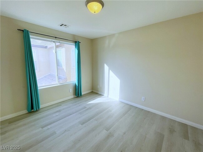Building Photo - 6566 Gertrude Ct