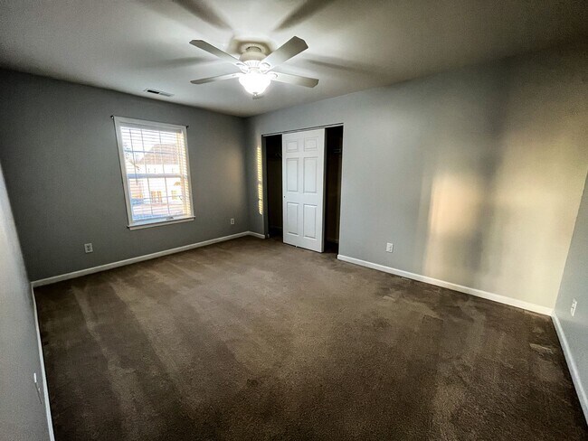 Building Photo - Gorgeous 4 Bedroom, 2 1/2 Bathroom Home in...