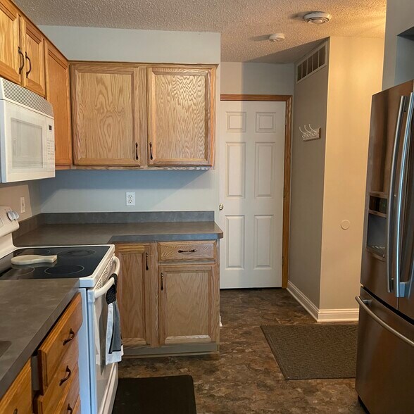 Building Photo - 5420 Fawn Meadow Curv SE