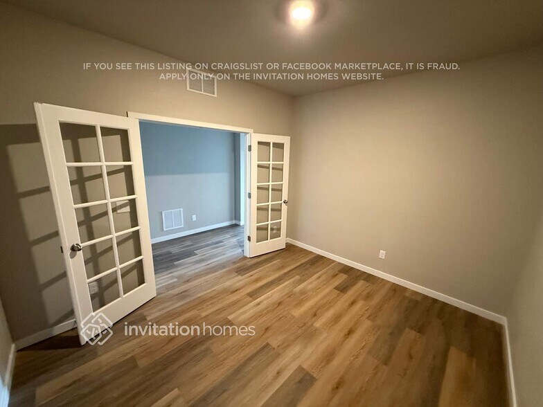 Building Photo - 972 Cascade Falls St