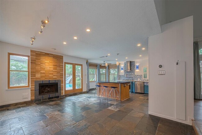 Building Photo - 3614 Spring Arbor Way