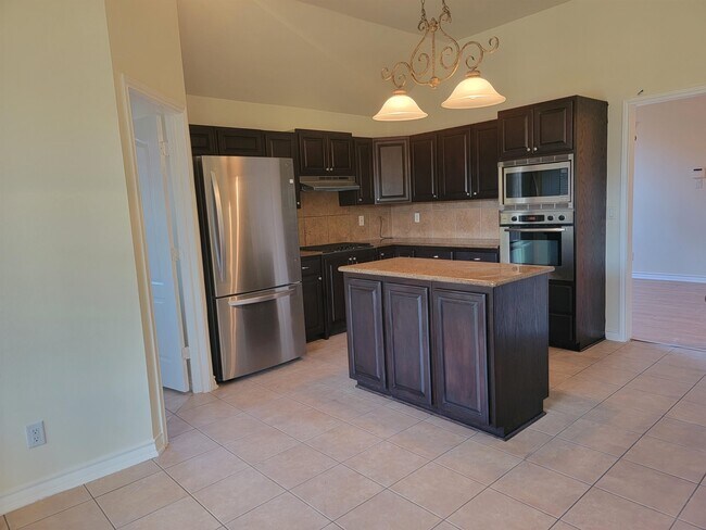 Building Photo - 3814 Crestwind Dr