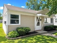 Building Photo - 2 Bedroom In Hobart