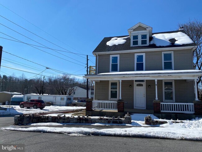 Building Photo - 100 Middle Spring Ave