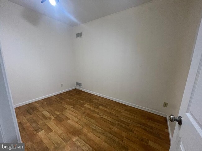 Building Photo - 4124 Lincoln Way E