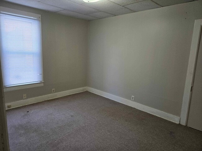 Building Photo - 2123 4th St