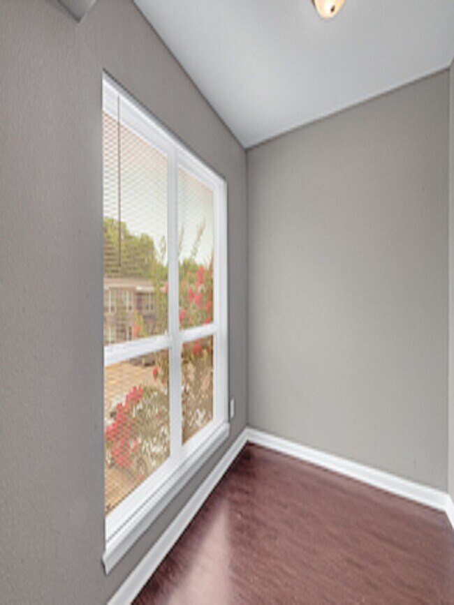 Building Photo - 3031 Sumpter St