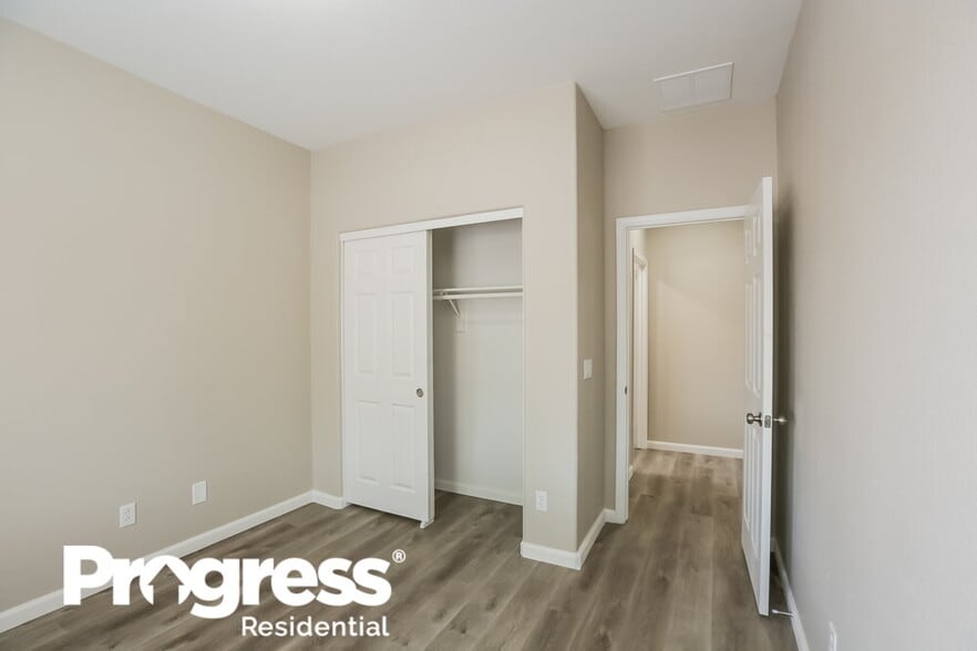 Building Photo - 514 W Mountain View Dr
