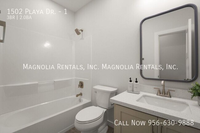 Building Photo - 1502 Playa Dr