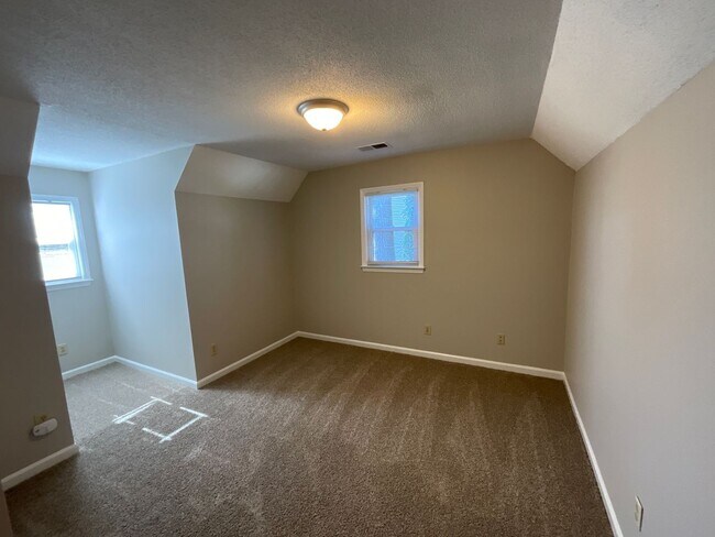 Building Photo - 123 Arcaro Dr