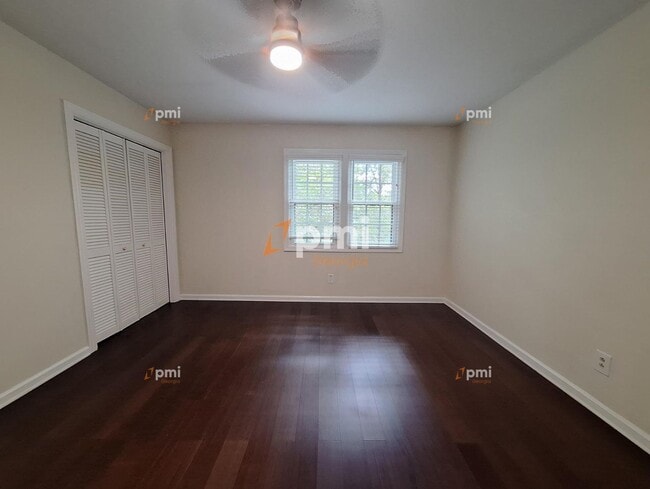 Building Photo - 3083 Colonial Way