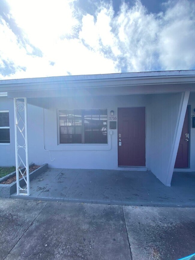 Building Photo - 3712 Henry Ave