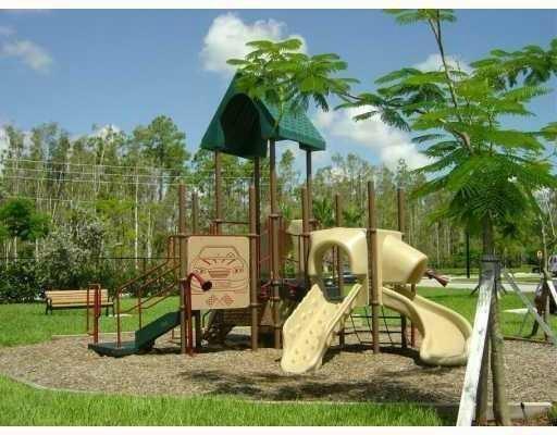 Building Photo - 9873 Baywinds Blvd