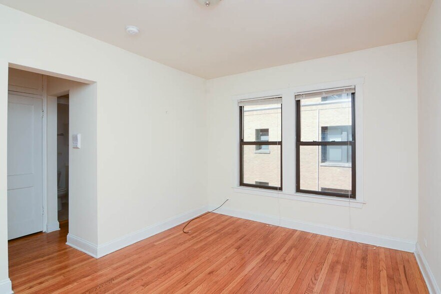 Building Photo - 2617 N Spaulding Ave