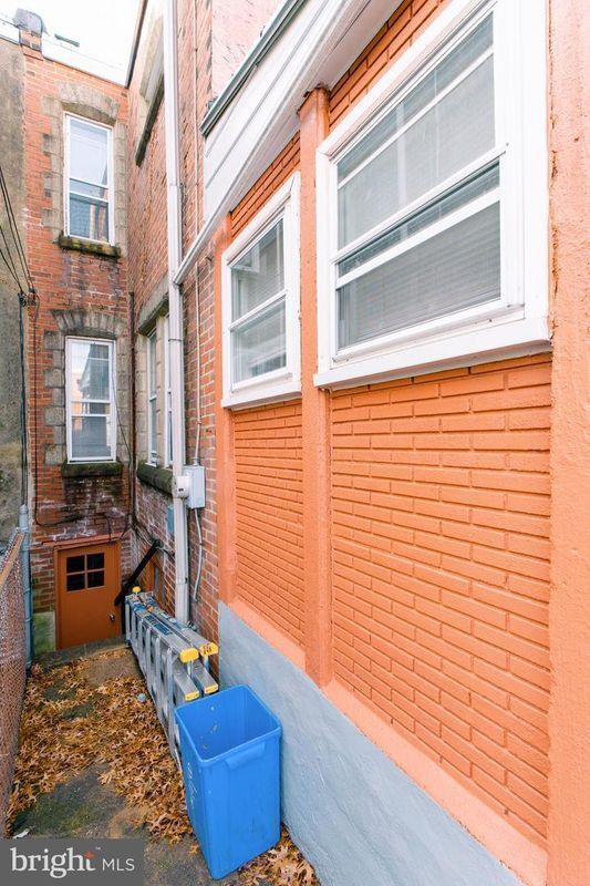 Building Photo - 4507 Unruh Ave