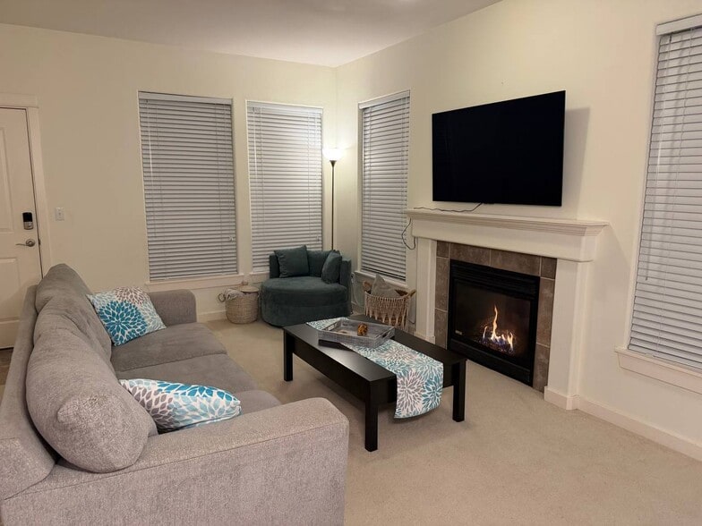 Building Photo - 22663 NE Alder Crest Dr