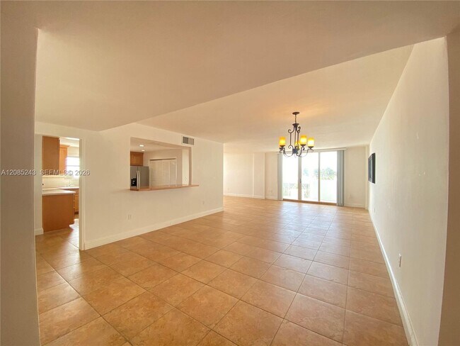 Building Photo - 5825 Collins Ave