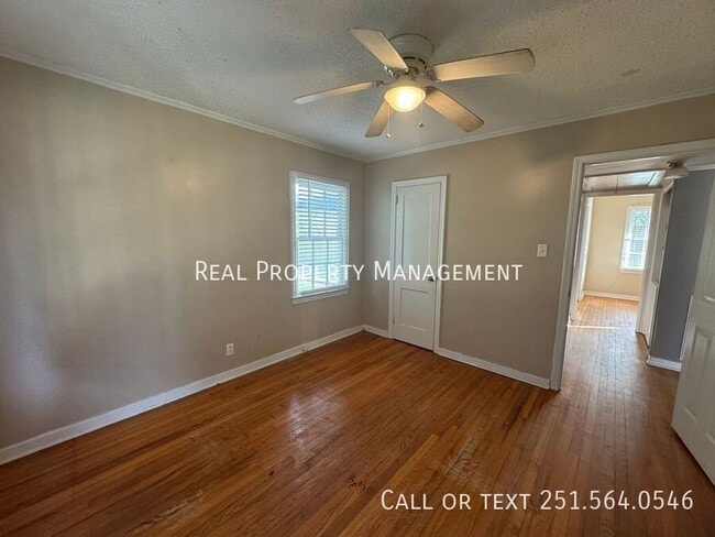 Building Photo - 207 Pinehill Dr