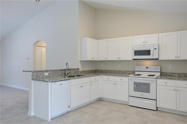 Building Photo - 8886 98th Ct