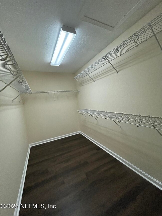 Building Photo - 4233 Clybourne Ln