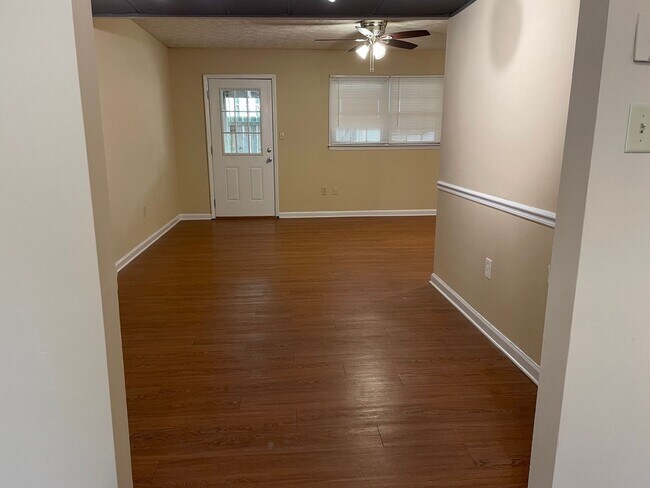 Building Photo - JAMESTOWN #39