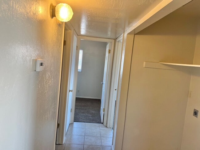 Building Photo - 342 W 4 plex