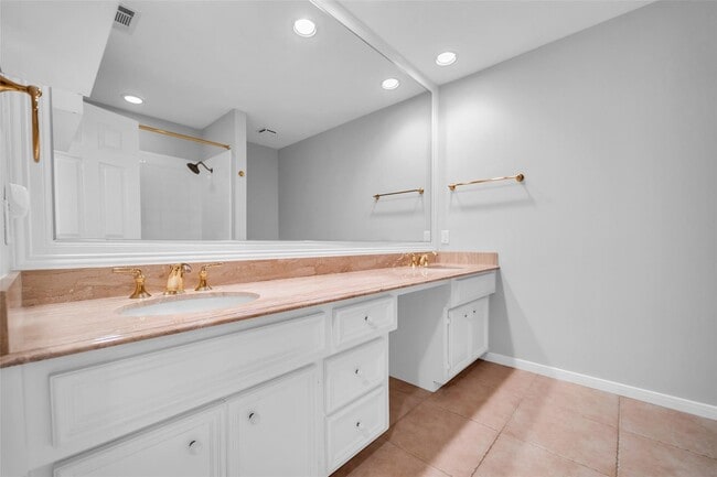 Building Photo - 3827 Bratton St