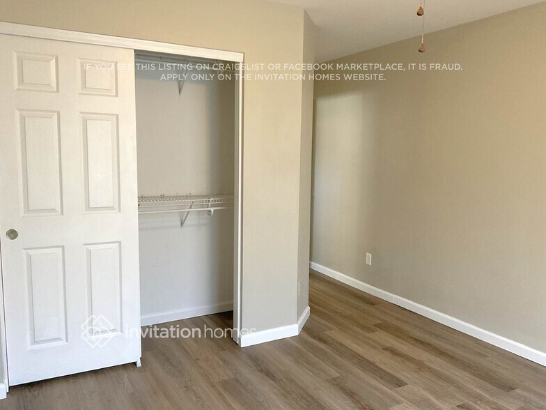 Building Photo - 10910 E Wier Ave