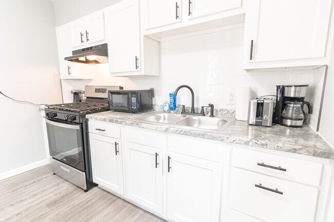 Building Photo - [STR] Fairgrounds Flat Located across Fairgrounds - Fully Furnished 2-Bedroom Home Near Downtown ...