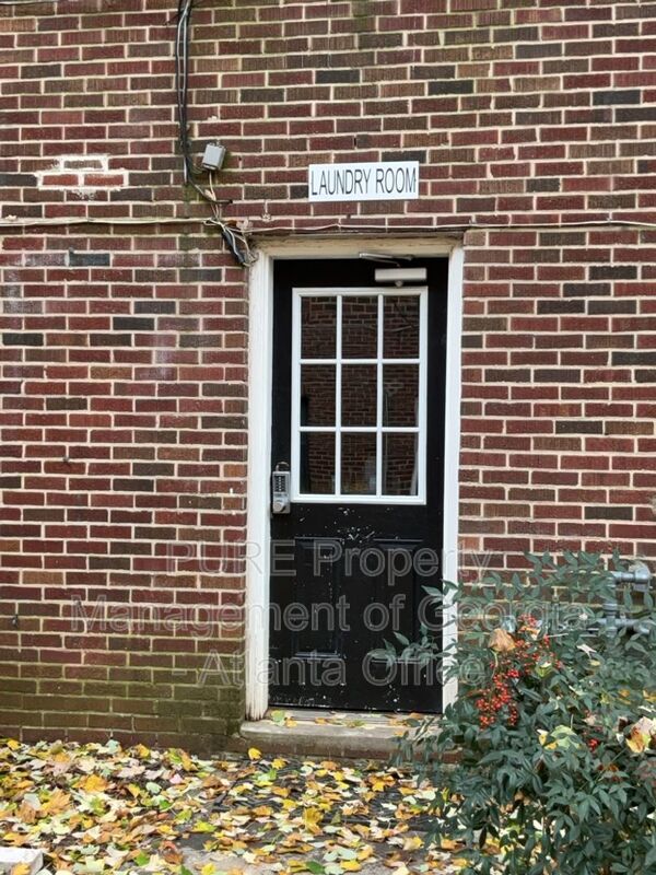 Building Photo - 314 3rd St NE