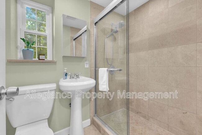 Building Photo - 1618 Fitzgerald Ln