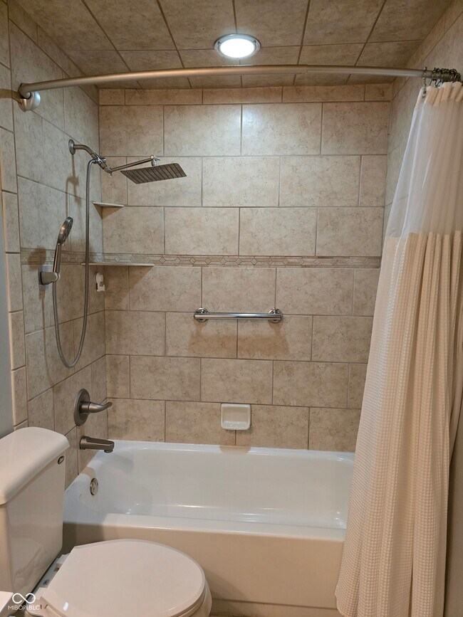 Building Photo - 7620 Snowflake Dr