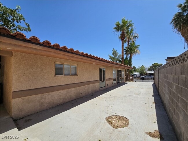 Building Photo - 713 N 18th St