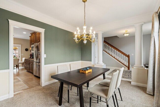 Building Photo - 5173 Claridge Dr