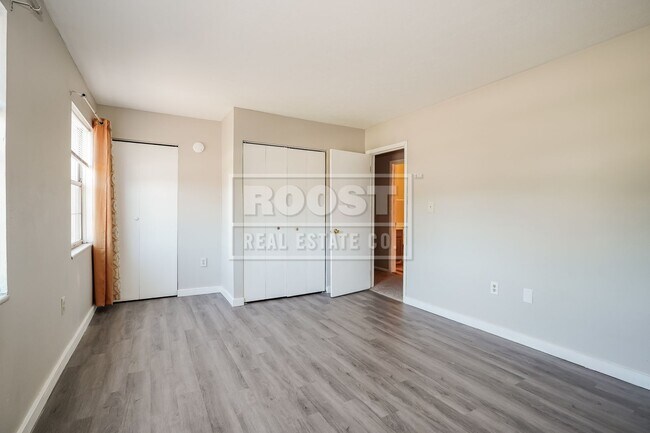 Building Photo - 5623-5625 CHATFORD