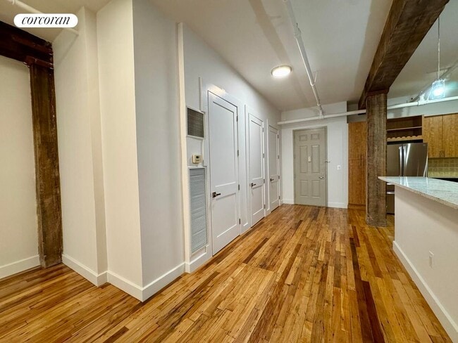 Building Photo - 275 Conover St