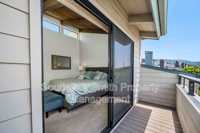 Building Photo - 420 Palos Verdes Blvd