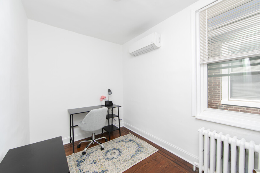 Office or 4th bedroom - 2452 E Lehigh Ave