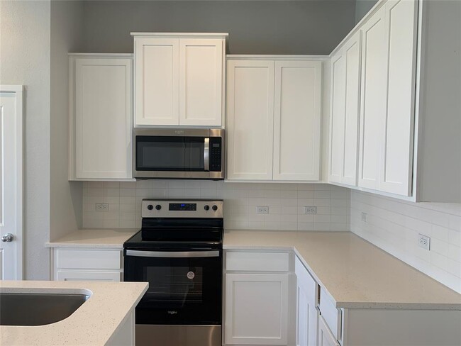 Building Photo - 2205 Vino Dulce