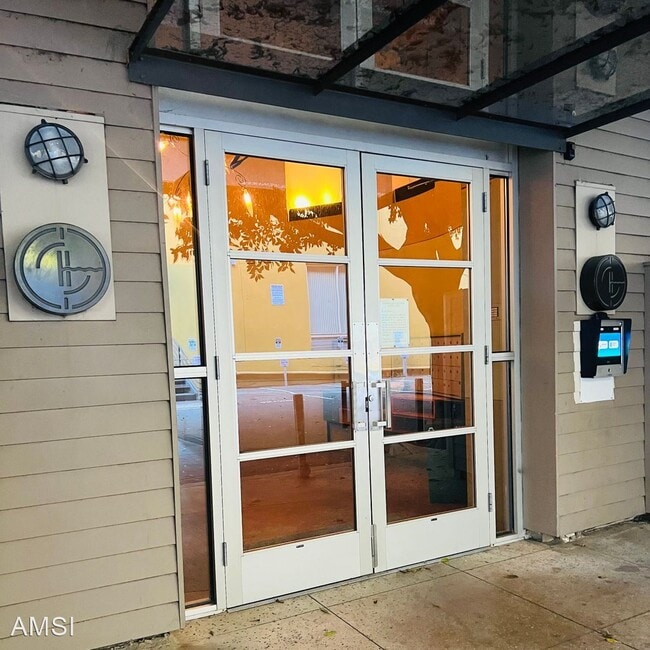 Building Photo - 2 br, 2 bath House - 400 Spear Street #220