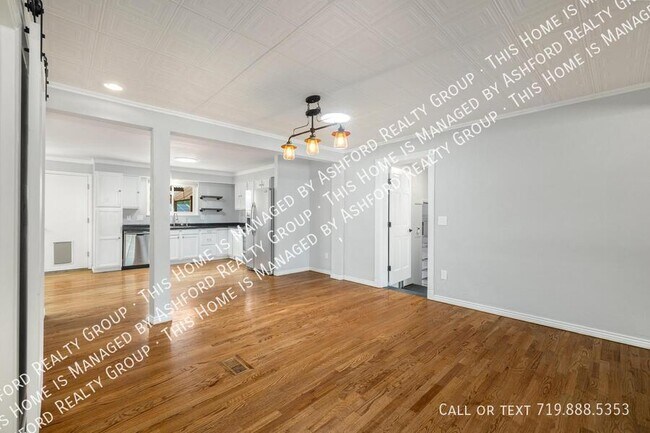 Building Photo - 1406 N Foote Ave