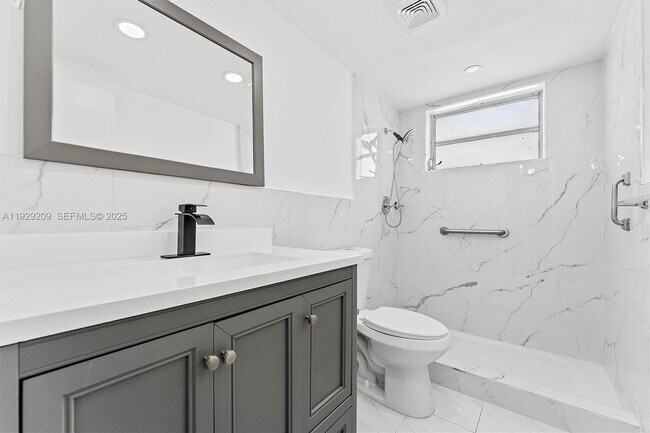 Building Photo - 2610 NW 83rd Ave