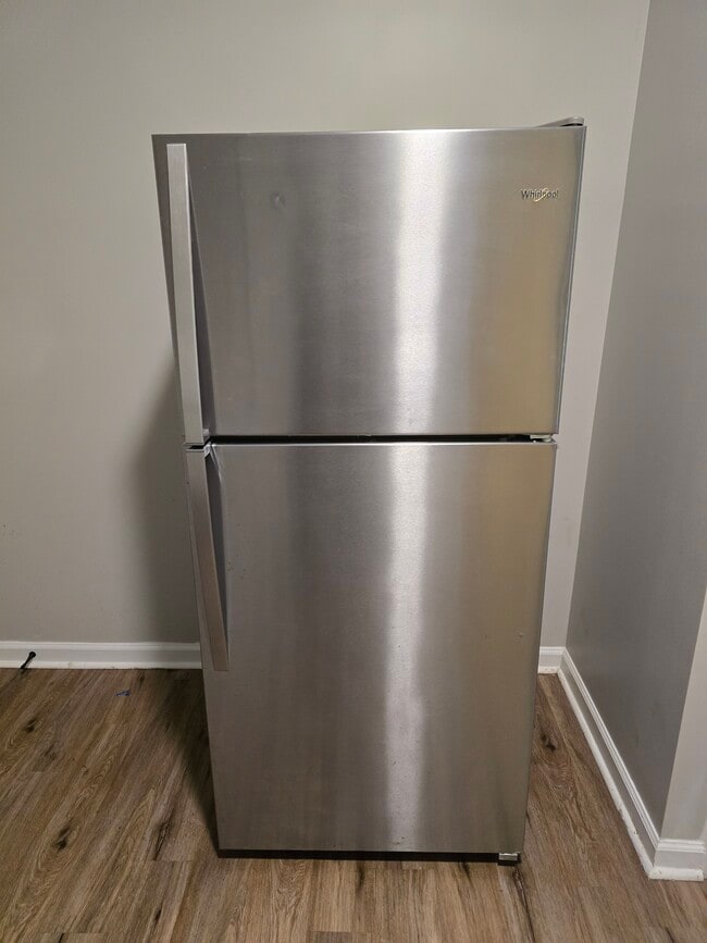 Building Photo - Macon Drive