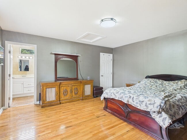 Building Photo - 1518 Ethridge Dr