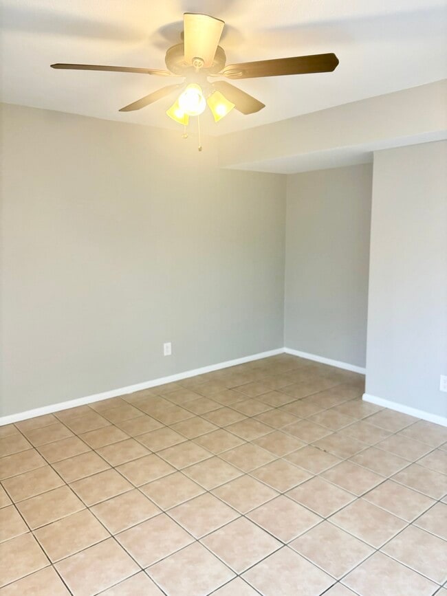 Building Photo - 9014 E Lehigh Ave