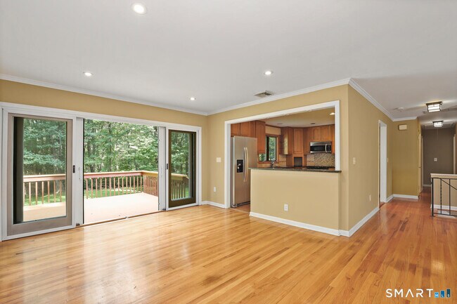 Building Photo - 122 Deforest Rd