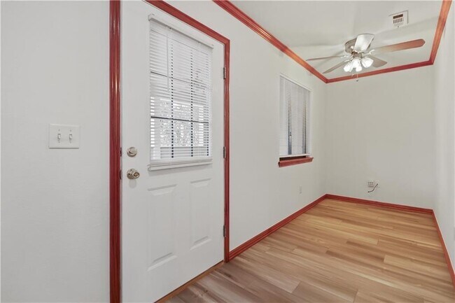 Building Photo - 2915 E Sterling Ct