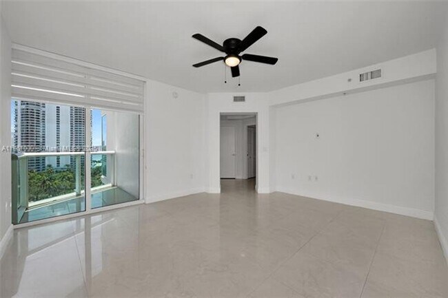 Building Photo - 19400 Turnberry Way