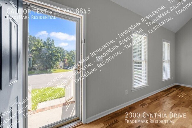 Building Photo - 2300 Cynthia Dr